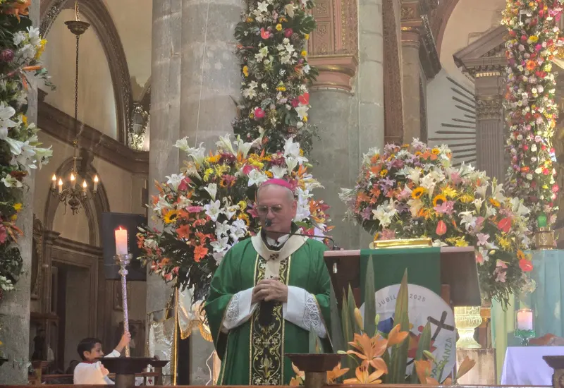 El arzobispo oficia la misa dominical en la Catedral de Nuestra Señora de La Asunción, donde exhortó a los fieles católicos a vivir con humildad.