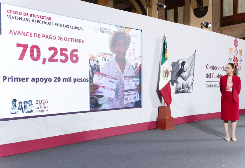 La presidenta de México, Claudia Sheinbaum Pardo, informa sobre los más de 70 mil apoyos gubernamentales entregados a personas damnificadas.