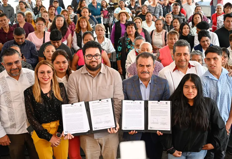 Firma de convenio educativo para atender a 22 mil mexiquenses mayores de 15 años que todavía no saben leer ni escribir.