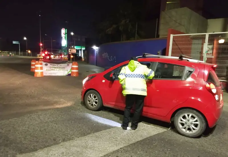 La DDHPO respalda la aplicación de la prueba de alcoholemia como una medida preventiva durante las festividades del Día de Muertos.
