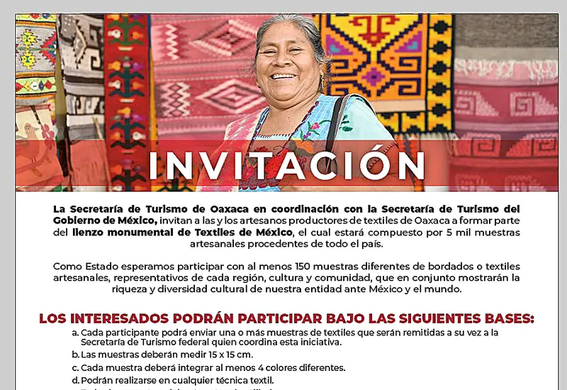 Varios textiles mexicanos de colores vibrantes apilados, mostrando la diversidad de diseños y la rica tradición artesanal del país.