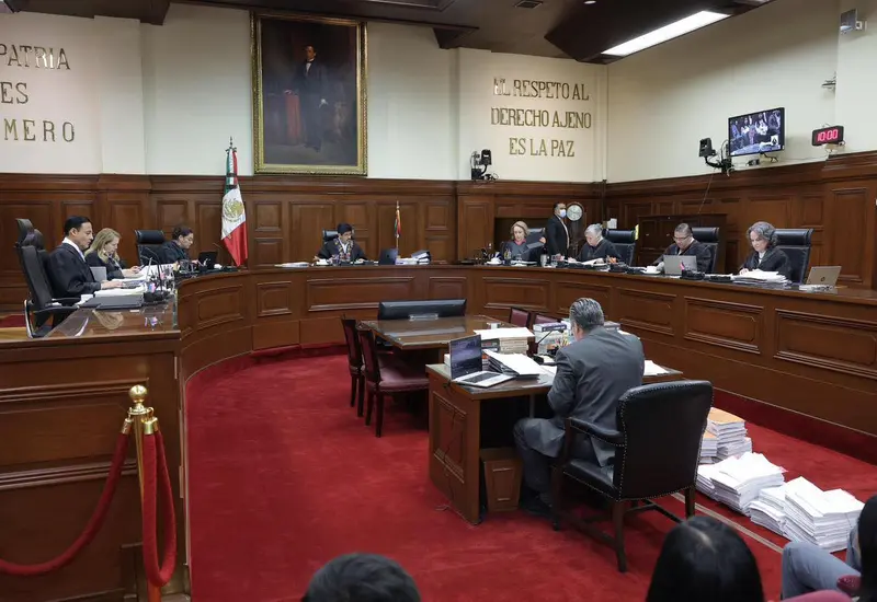 Imagen conceptual que representa la violencia vicaria y la negación de pensión alimenticia, un tema legal que revisará la Suprema Corte.