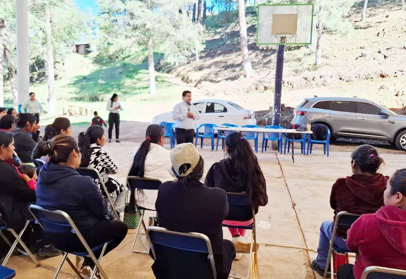 Una vista panorámica que muestra el paisaje y la comunidad de San Antonio Huitepec, una población ubicada en el estado de Oaxaca, México.
