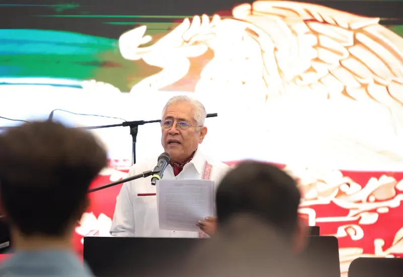 De Gyves de la Cruz subrayó que los pueblos originarios de México, desde sus montañas, sabanas y costas, observan el transcurrir del tiempo y escuchan los gritos de dolor desde la Palestina masacrada sin misericordia.