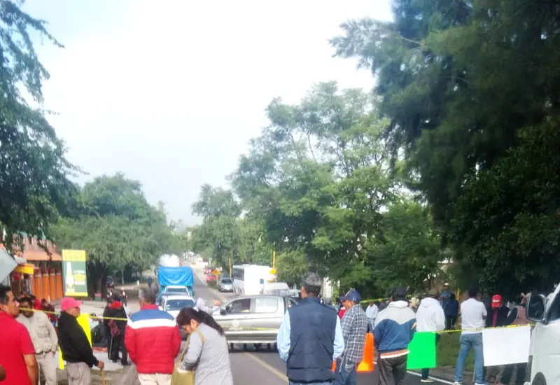 Decenas de automovilistas se vieron afectado por la protesta.