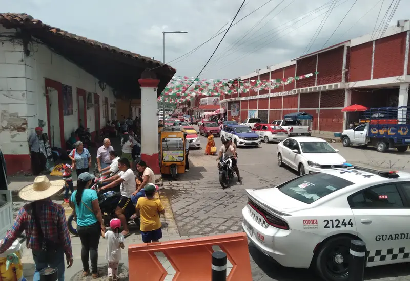  Autoridades de protección civil utilizaron los ejes viales de la ciudad como puntos de reunión.