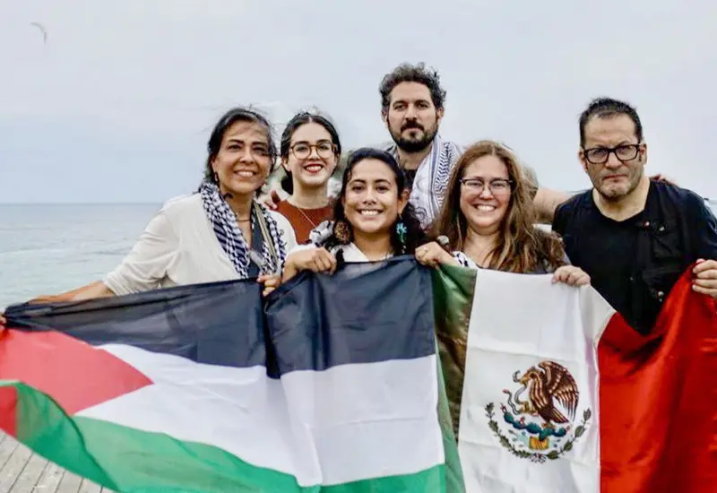 Los mexicanos forman parte de la Global Sumud Flotilla, misión humanitaria que navega en varias embarcaciones rumbo a Gaza. ## Foto: Cortesía