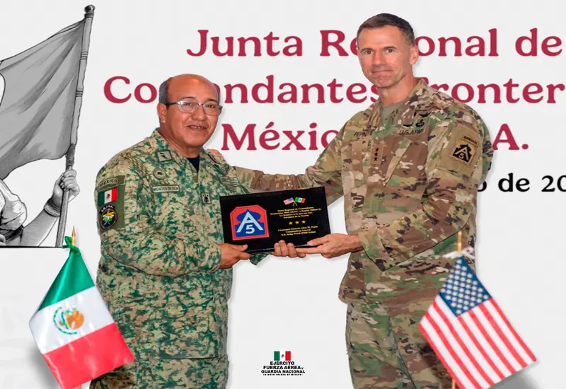 El encuentro fue encabezado por el general de división José Roberto Flores Montes de Oca, comandante de la II Región Militar y el teniente general Allan M. Pepin. ## Foto: Sedena