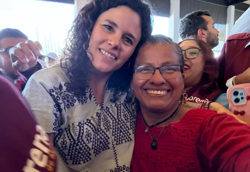 La presidenta del Comité Ejecutivo Nacional, Luisa María Alcalde junto a la legisladora oaxaqueña Irma Juan Carlos. 