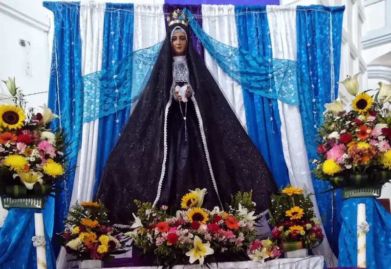 Los devotos señalan que celebrar a la Virgen del Rosario es un motivo de orgullo y satisfacción para la comunidad católica.
