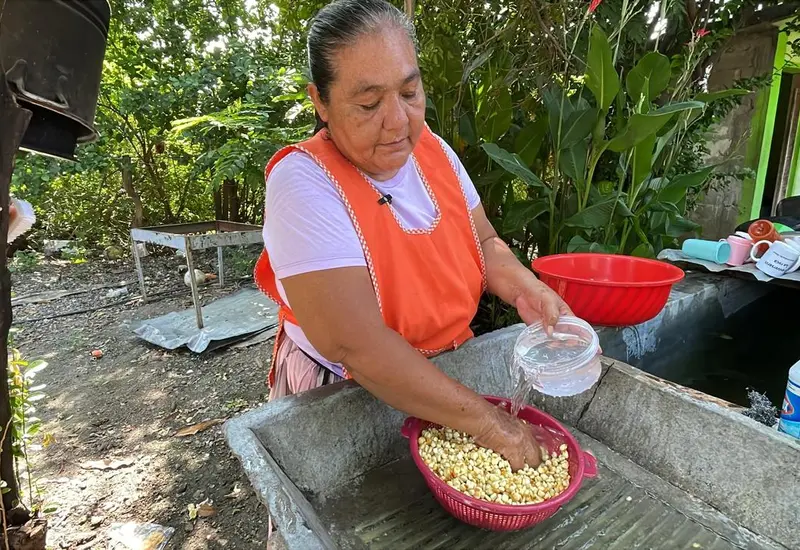 Los totopos de doña Lilia de los más famosos en la comunidad.