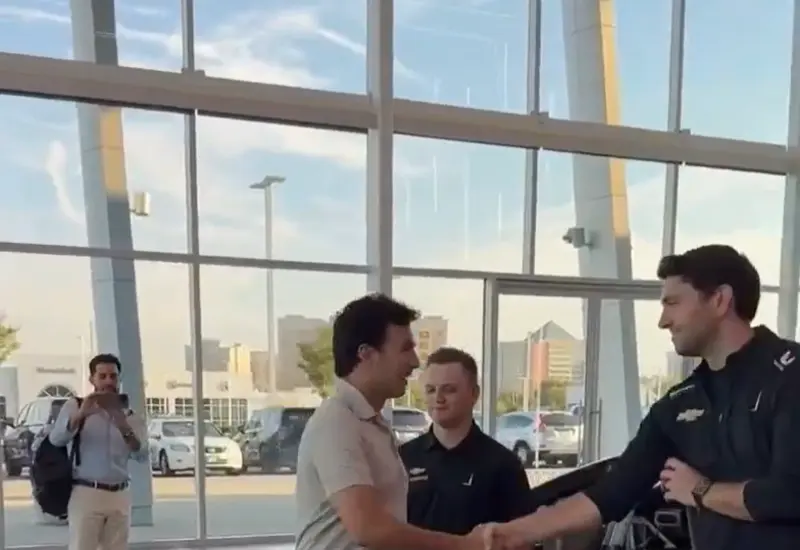 Checo Pérez visitó las instalaciones de Cadillac, en Carolina del Norte