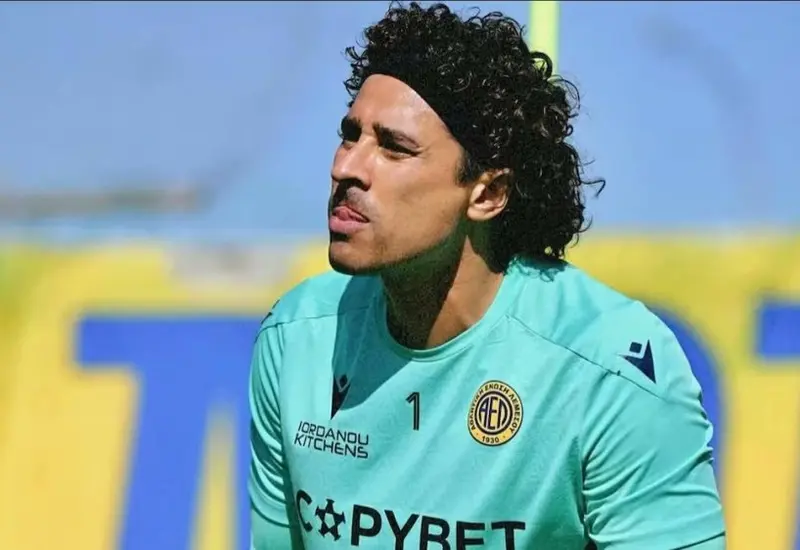 Amargo debut de Guillermo Ochoa con AEL Limassol