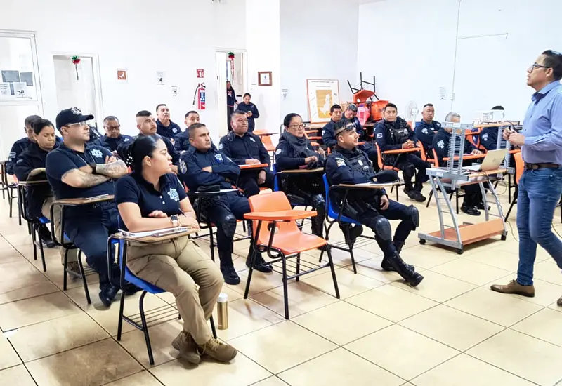 Policías de la Secretaría de Seguridad Vecinal recibieron capacitación sobre los reportes que deben realizar por detenciones por faltas cívicas.