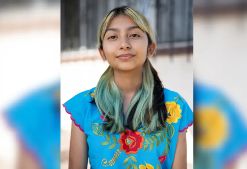 adolescente-apoya-comunidad-migrante