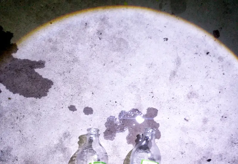 Botellas de licor y pastillas fueron localizadas en el lugar donde hallaron a la mujer sin vida en Zipolite.