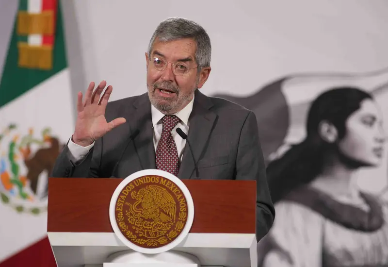 Cambio en la política exterior: De la Fuente anuncia salida de la Cancillería.