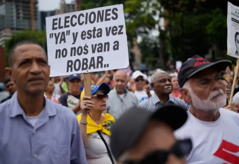 Los manifestantes también solicitaron mejoras salariales.
