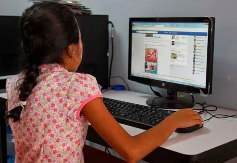 Algoritmos segmentan a menores con anuncios altamente dirigidos.