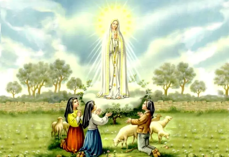 Hace 109 años, en Portugal, la Virgen se apareció ante tres pastorcitos.
