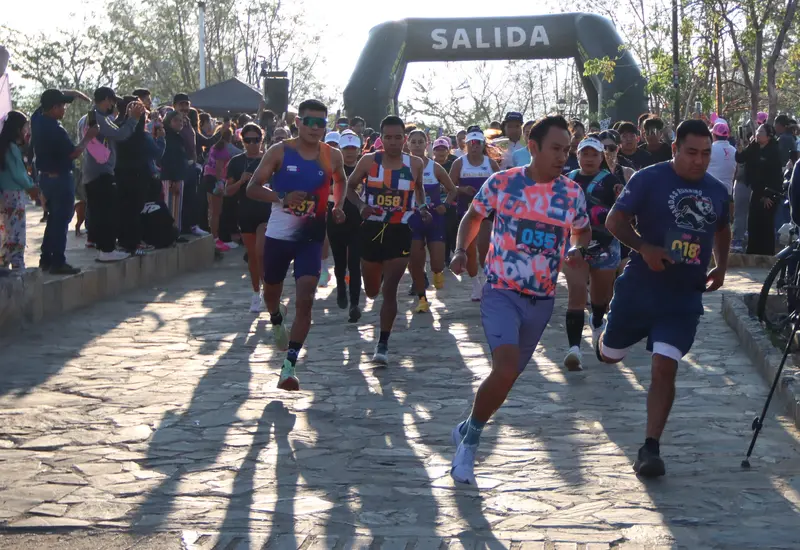 Salida de la carrera atlética Corre con el Corazón celebrada el pasado domingo en Cuilápam