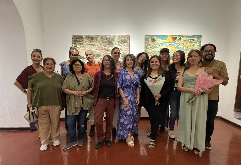 Introspección, una exposición que reúne distintas voces, procesos y sensibilidades que dialogan entre sí desde lo íntimo, lo simbólico y lo humano.
