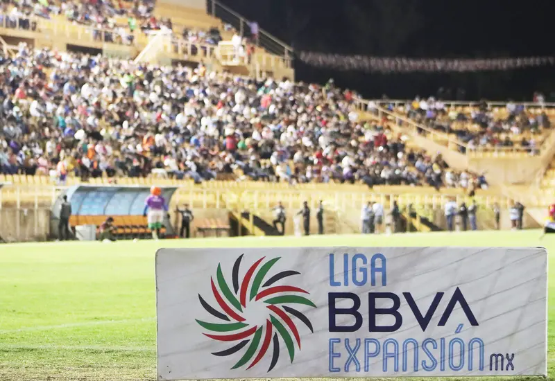 La emoción del futbol de la Liga de Expansión regresa al Estadio Tecnológico con el partido inaugural entre Alebrijes de Oaxaca y Morelia.