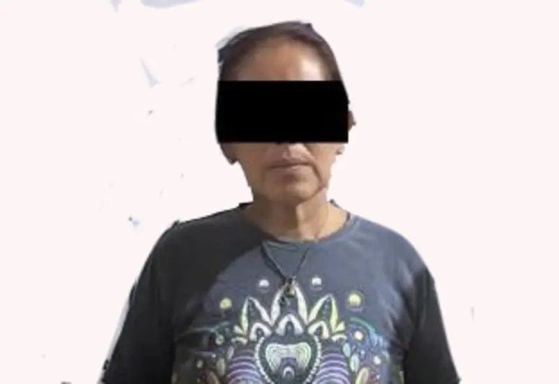 Ana Victoria es detenida por autoridades en el Istmo de Tehuantepec, acusada de haber asesinado a su hermano en el estado de Puebla.