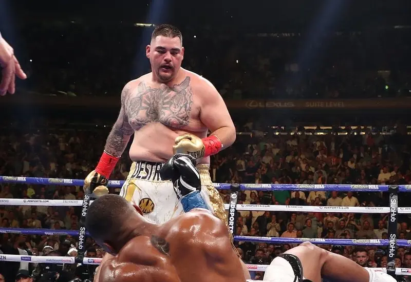 El boxeador de peso pesado Andy Ruiz, quien podría regresar al cuadrilátero para volver a pelear profesionalmente en el año 2026.