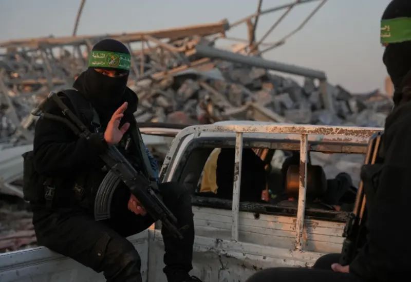 Una base de cohetes cerca de la Franja de Gaza muestra destrucción tras un ataque militar de las fuerzas de Israel.