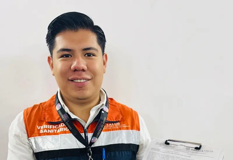 Imagen informativa que alerta a los comerciantes de Oaxaca sobre cómo identificar a inspectores falsos para evitar ser víctimas de extorsión.
