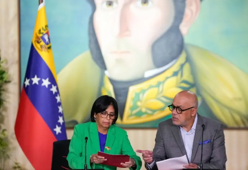 La vicepresidenta Delcy Rodríguez, quien asumió la presidencia interina de Venezuela, en un retrato oficial durante un acto de gobierno.
