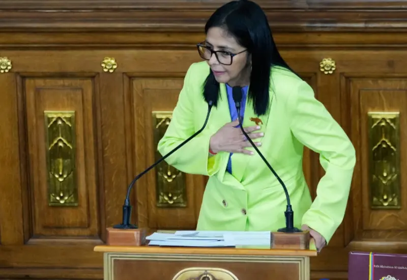 Delcy Rodríguez, presidenta interina de Venezuela, durante su primer discurso sobre el estado de la nación para atraer inversión extranjera.