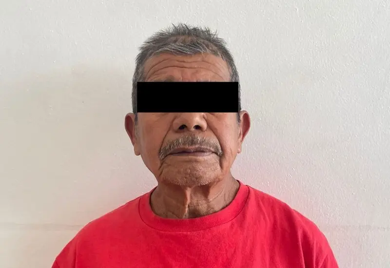 Agentes investigadores realizan la detención del sujeto N.J.L.S., acusado como presunto responsable del delito de violación en la Villa de Zaachila.