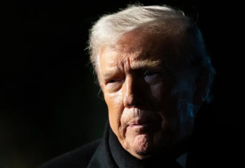 El magnate Donald Trump durante un discurso donde exalta a las tropas del Reino Unido, tras generar polémica por sus comentarios sobre la OTAN.