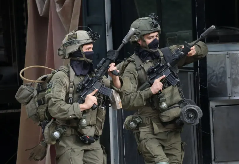 Soldados israelíes en Cisjordania, donde el ejército autorizó la vigilancia electrónica, una medida que la organización Honenu calificó como un gesto antidemocrático.