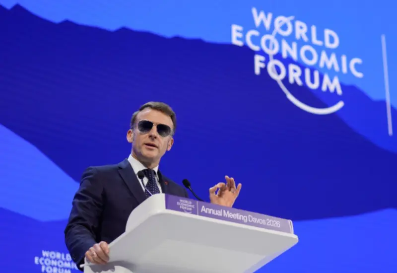 El presidente francés, Emmanuel Macron, quien acusó a Estados Unidos de intentar debilitar y subordinar a Europa con un instrumento anticoerción.