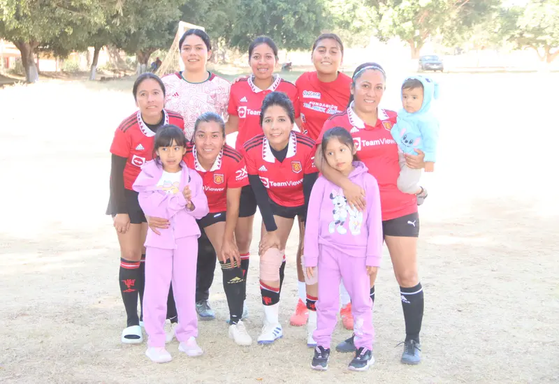 El equipo representativo de Betza en acción durante el partido con el que abrió el torneo, logrando su primera victoria en la competencia.