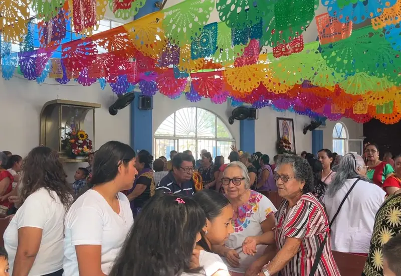 Inician los tradicionales festejos de la Candelaria en el municipio de Ixhuatán, una celebración popular que reúne a toda la comunidad local.