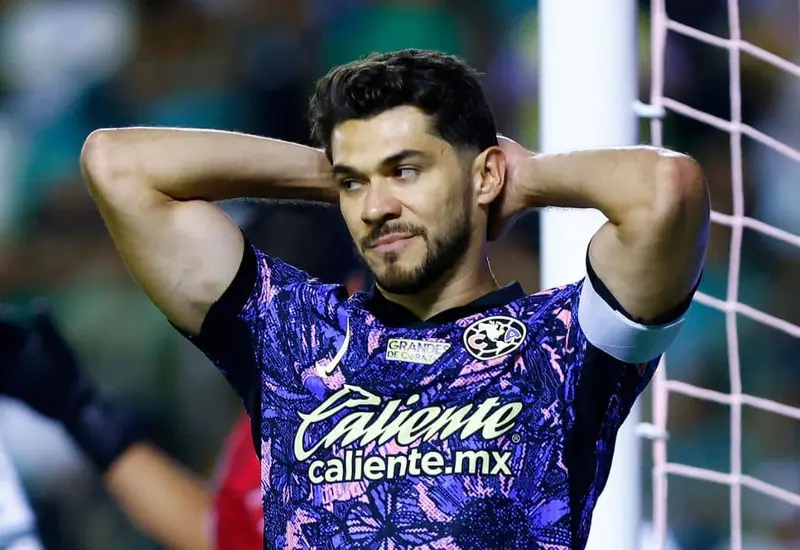 El futbolista Henry Martín, delantero del Club América, es pretendido por Cruz Azul como posible refuerzo para el próximo torneo de la liga.