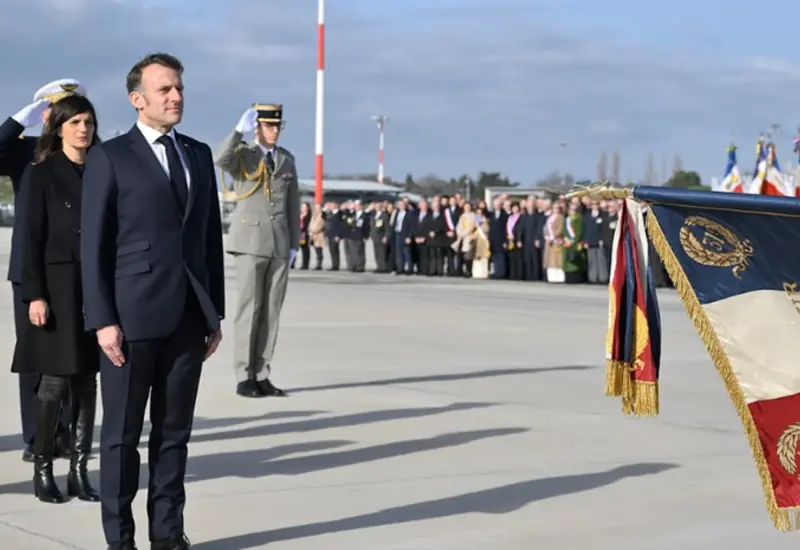 Soldados de Francia, Alemania, Suecia y Noruega durante su despliegue militar en el territorio ártico de Groenlandia, anunciado por el presidente Macron.