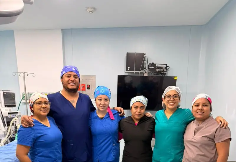 Personal médico del IMSS en Tuxtepec salva la vida de una madre y su bebé gracias a la activación de protocolos de emergencia obstétrica.