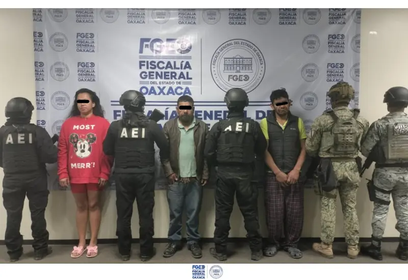 Tres personas son detenidas por autoridades durante un operativo de seguridad contra el narcomenudeo en la región de los Valles Centrales.