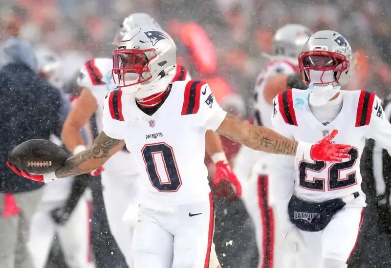 El equipo de los Patriotas celebra su victoria en la final de la Conferencia Americana, asegurando su regreso al Super Bowl.