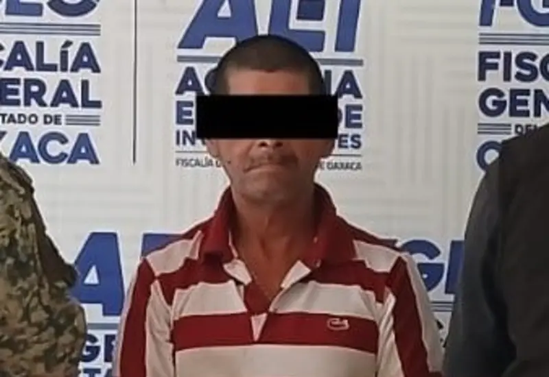 El presunto agresor de un ataque con machete es detenido por las autoridades en la colonia Ulises Ruiz Ortiz después del incidente.