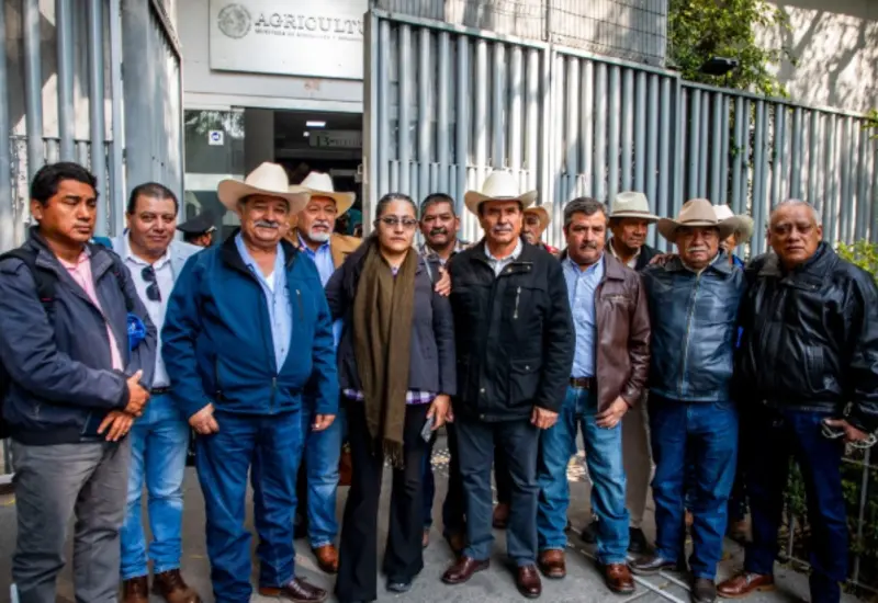 Productores y campesinos mexicanos demandan a la Sader la exclusión de los granos básicos del tratado comercial T-MEC ante la falta de respuesta.