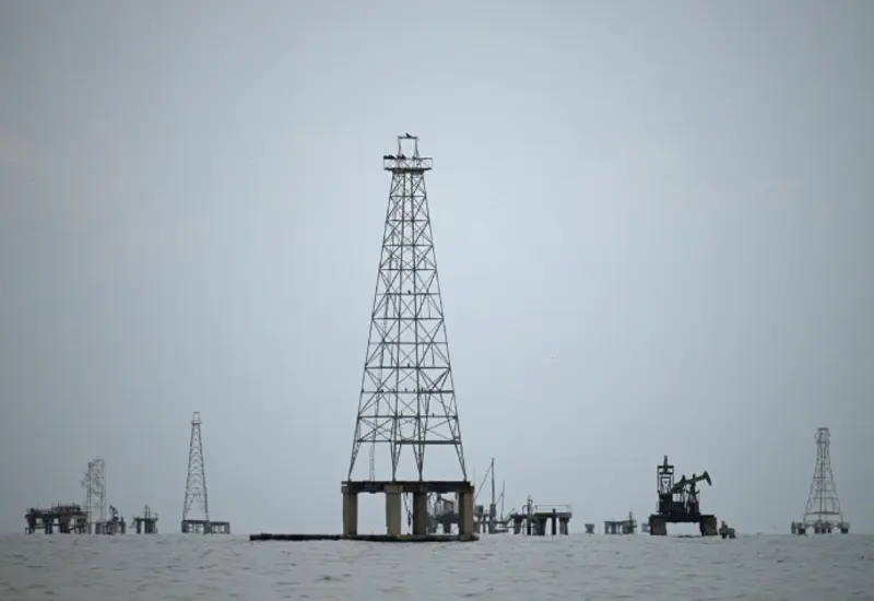 Una instalación petrolera que ilustra las vastas reservas de Venezuela, el país con la mayor cantidad de crudo probado en el mundo.