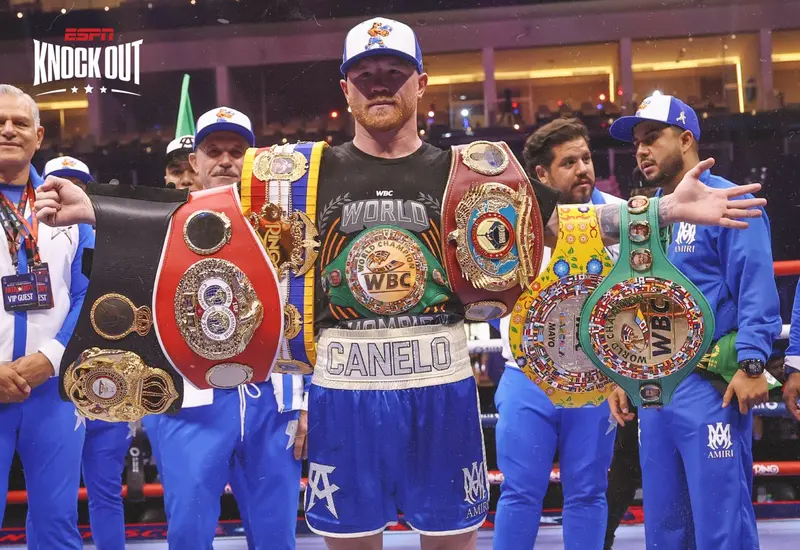 El boxeador mexicano Saúl 'Canelo' Álvarez, quien recibió un ultimátum con un plazo de tres días para negociar su próxima pelea.