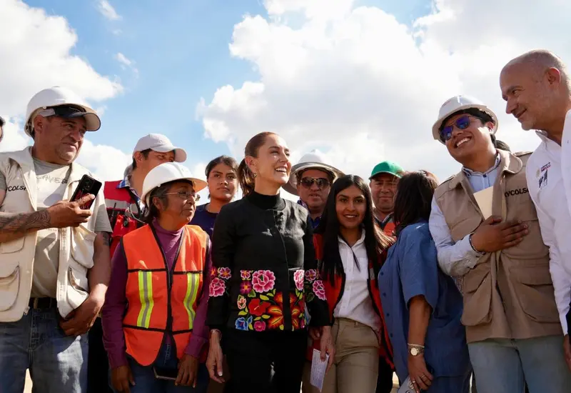 La Presidenta Claudia Sheinbaum durante su visita en Tlaxcala para supervisar los avances de la Universidad Nacional.