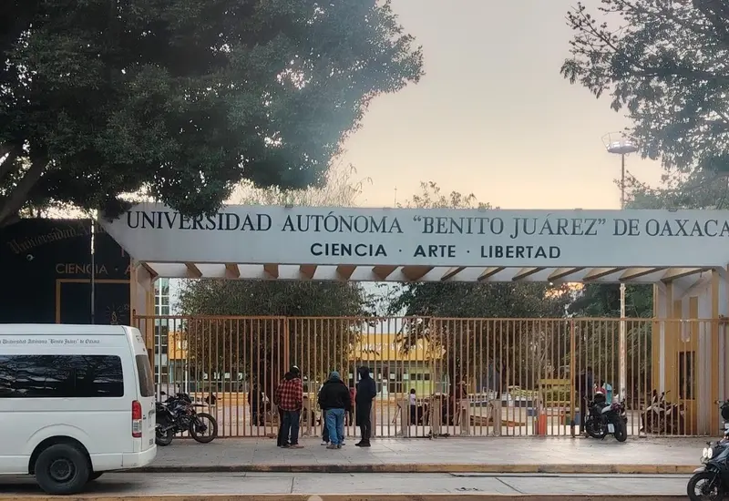 El acceso a Ciudad Universitaria afectado por el paro de labores de 12 horas realizado por el sindicato de trabajadores STEUABJO.